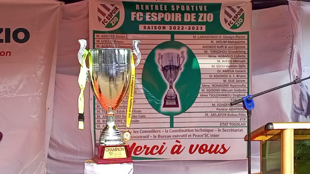 Espoir FC de Zio a célébré sa montée en D1 et son trophée du champion de la D2